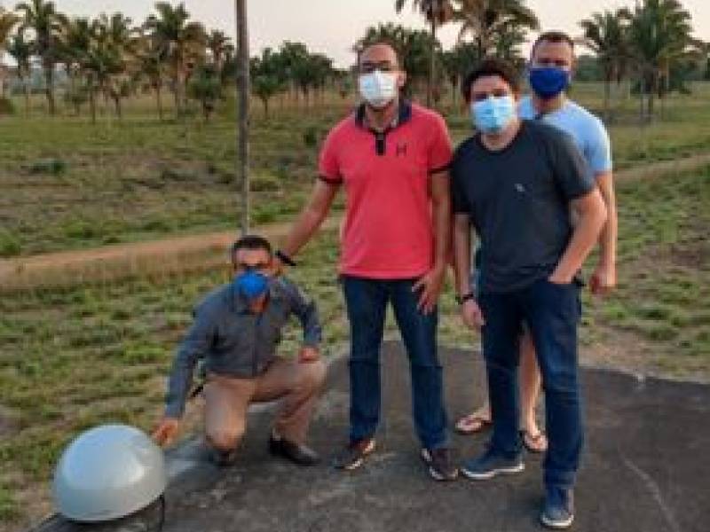 Antenna installed and Renan with IFTO researchers (from left to right: Dr. Josafa Carvalho (Director - IFTO), Dr. Maukers Dias (IFTO) Renan and Dr. Flavio Roony (IFTO).